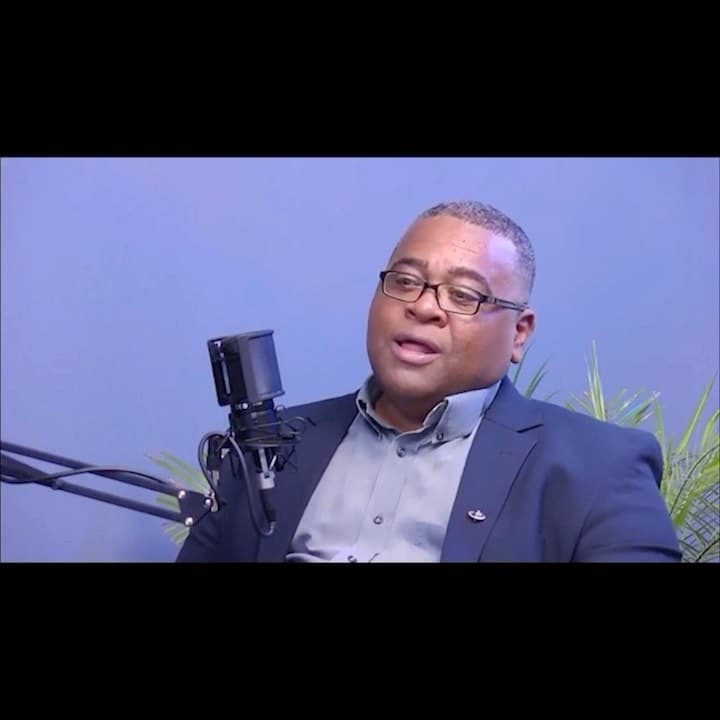 Rubisnei em podcast